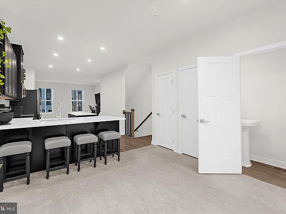 4th image of 7217 Sprouse Court Gln