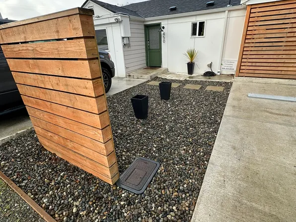 450 SW 154th St, Seattle, WA 98166