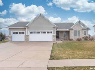 5612 Judge Rd, Bettendorf, IA 52722