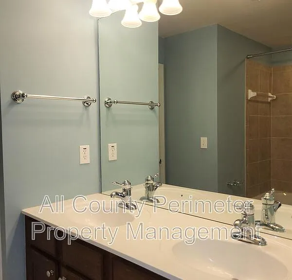 4445 Agard St — Photo 24