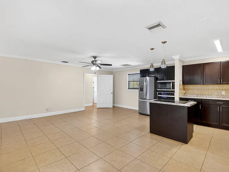 18 Crossings Cir #F — Photo 17