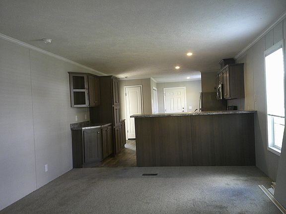 4th image of 289 Walnut Ave #289