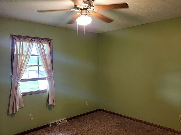 5th image of 55 Eyman Dr