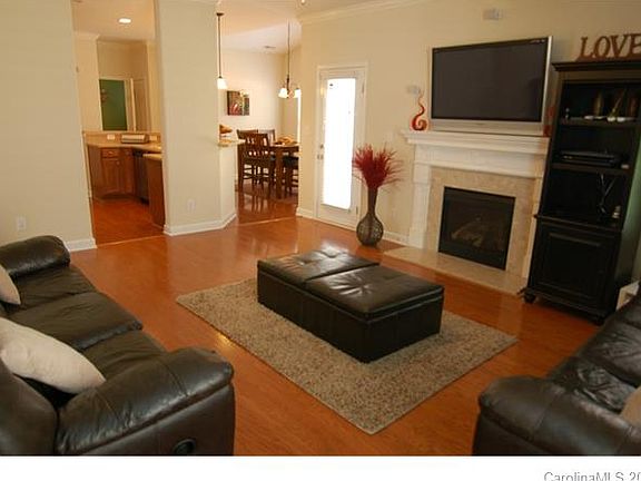 4th image of 4404 Overbecks Ln