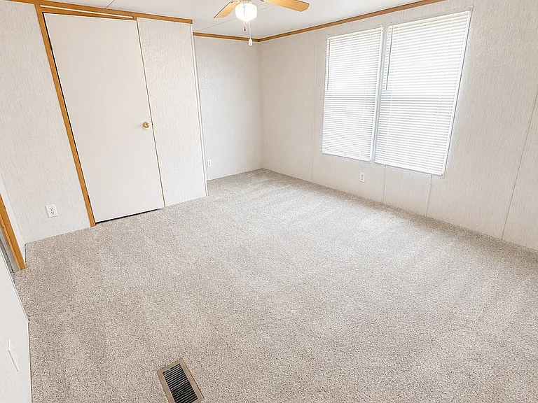 20766 Hamlet Dr — Photo 6
