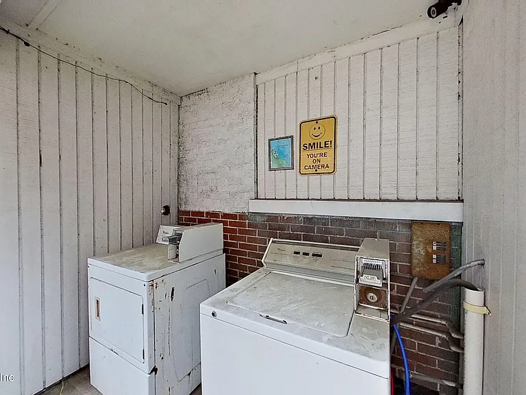 2619 College St #2 — Photo 12