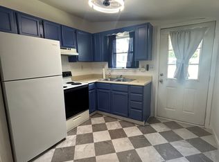 218 Buchanan Ave #C, Charleston, IL 61920