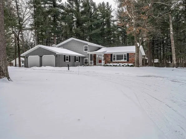 3820 Barberry Cir, Wisconsin Rapids, WI 54494