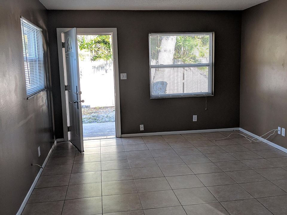 1st image of 461 92nd Ave N