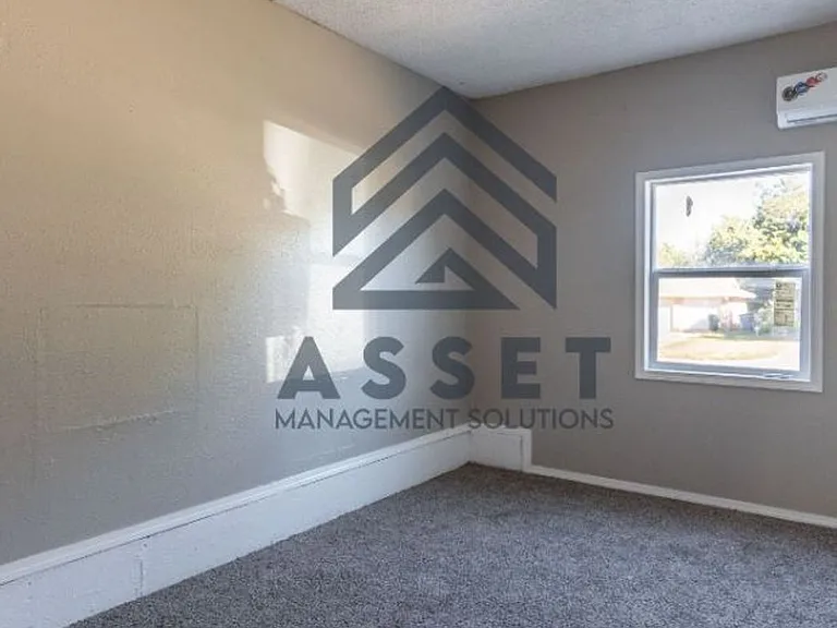 9316 NE Stardust Ln — Photo 13
