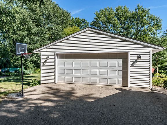5th image of 1310 Randall Dr