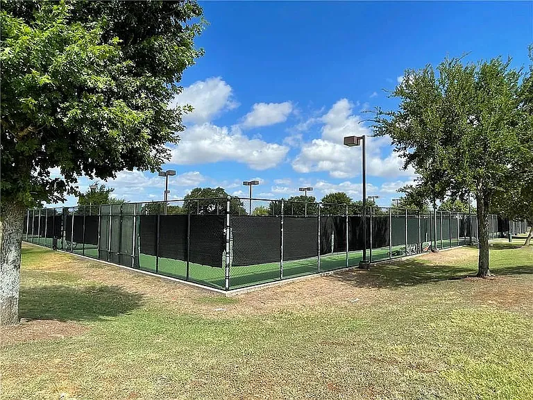 9405 Castle Pines Dr — Photo 29