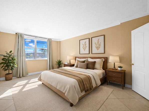 1455 N Treasure Dr APT 2N