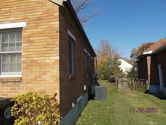 5th image of 3327 Earlham Dr