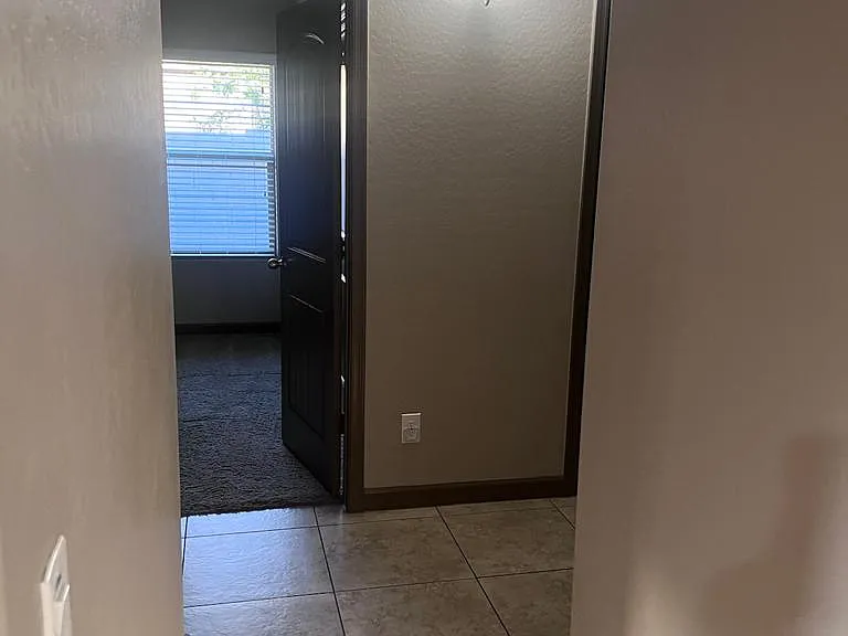 1148 E Barrus Dr — Photo 14