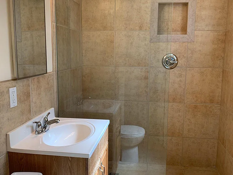 316 Irving Ave #D — Photo 12