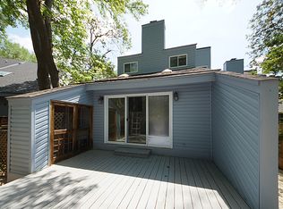 30 Arabian Dr, Charleston, SC 29407