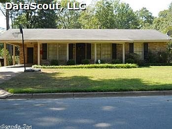 1st image of 40 Southwood Dr