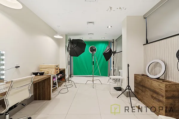 Rented by The KCI Group | media 52