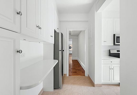 4th image of 20 W 86th St #14A