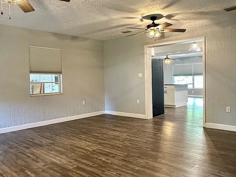 5936 Elm St — Photo 18