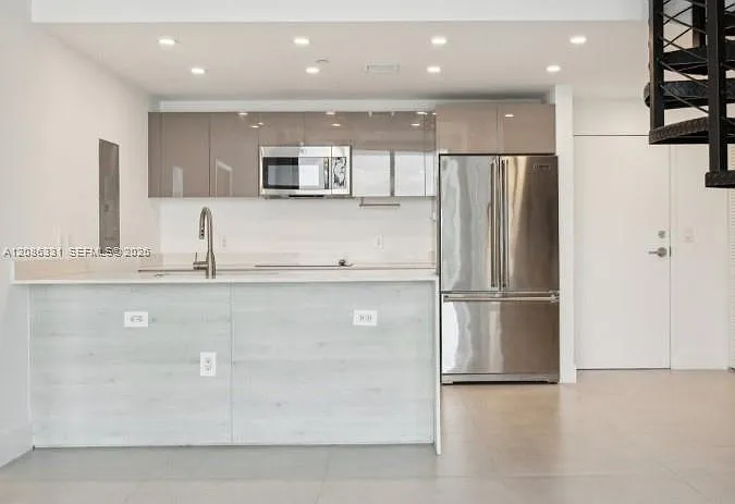 The Highlands Condo — Photo 4