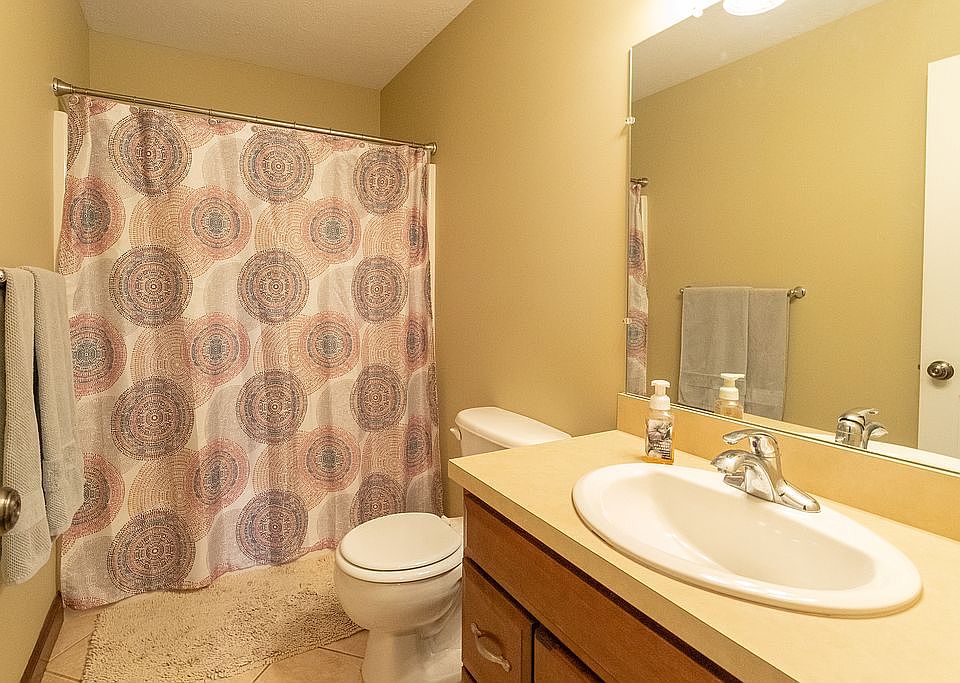 1st image of 618 Parkdale Dr
