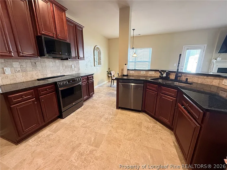 642 Regimental Dr — Photo 17