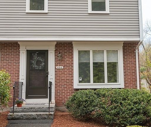 3rd image of 606 Foxwood Cir