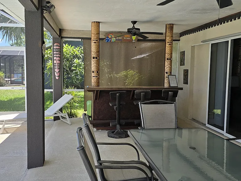SE 20th Ct — Photo 8