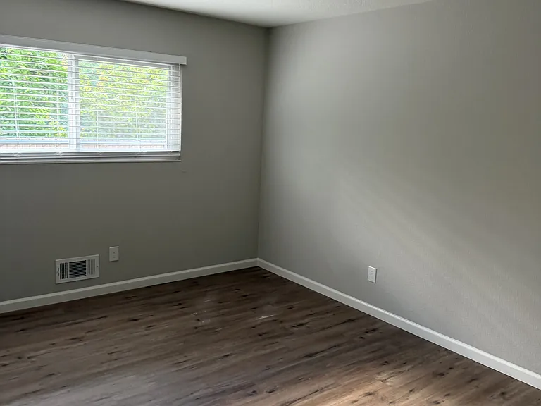 7401 Yosemite Blvd — Photo 17