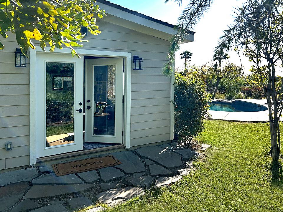 1st image of 4548 Poe Ave #B