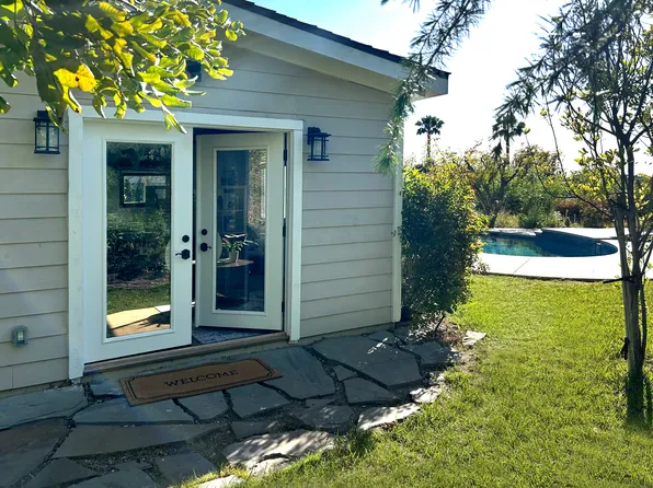 4548 Poe Ave #B, Woodland Hills, CA 91364