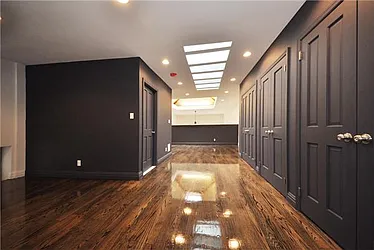 Rented by R New York