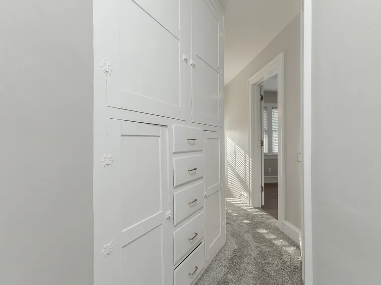 112 Warner St — Photo 16