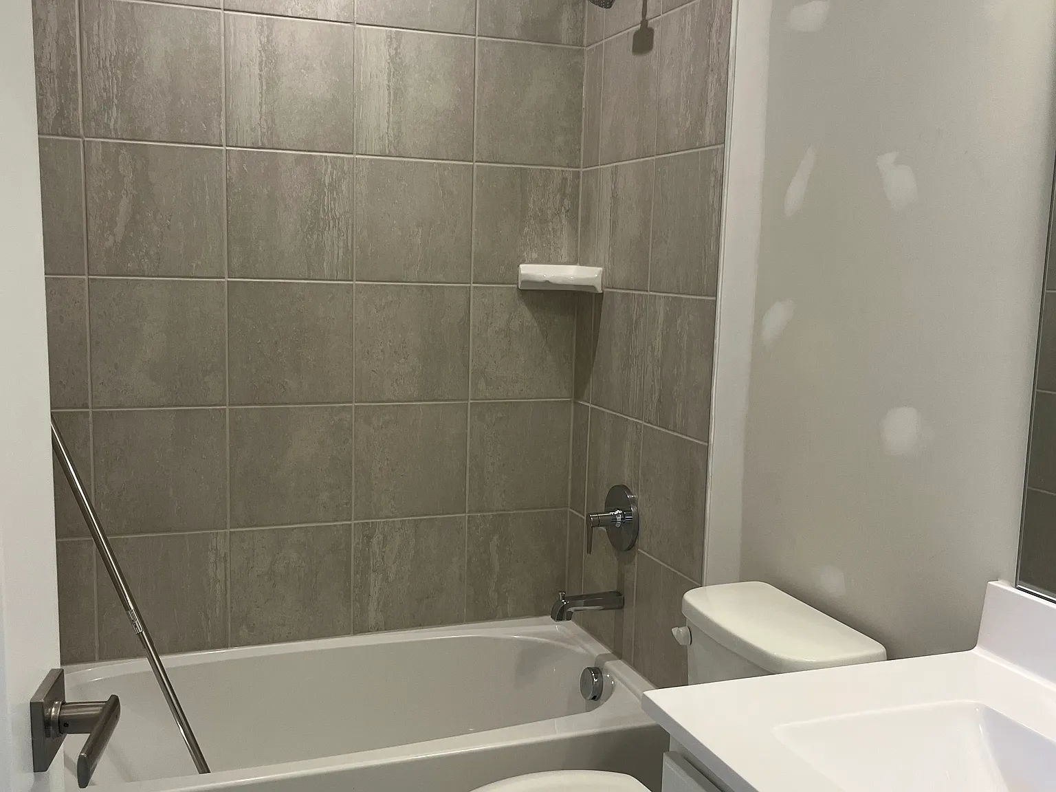 221 Lorewood Park Rd — Photo 4