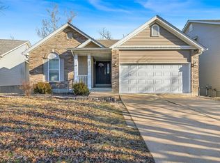 453 Winter Bluff Dr, Fenton, MO