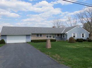 10 Lounsbury Dr, Fulton, NY 13069