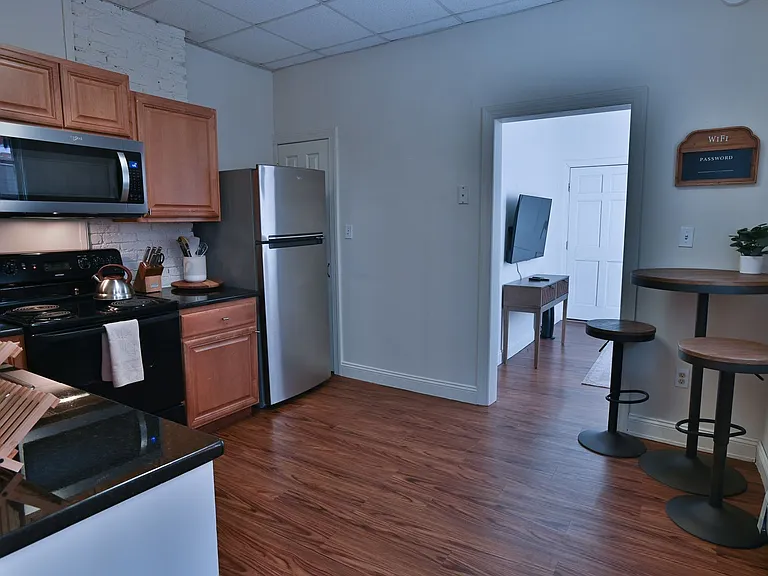 562 Race St — Photo 4