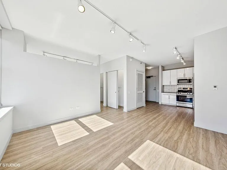 330 S. Wells St — Photo 51