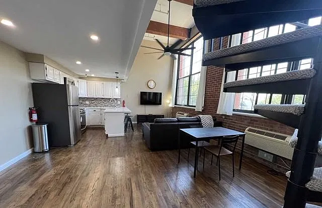 2 bed, $2,400 — Photo 1