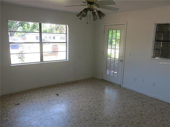 4th image of 203 Woodmere Blvd