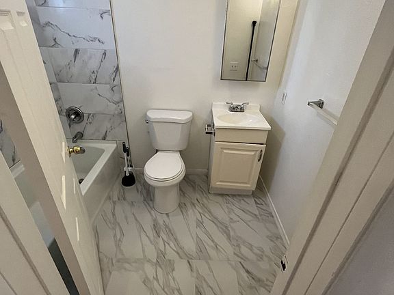 4th image of 2970-72 Ocean View Blvd #2972