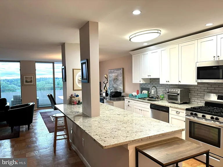 5101 River Rd #1901 — Photo 6