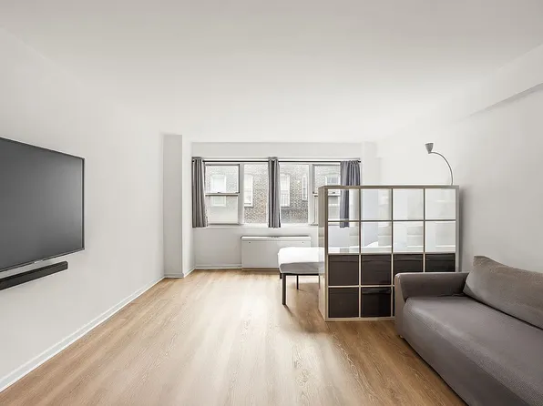 321 E 48th St APT 7B, New York, NY 10017