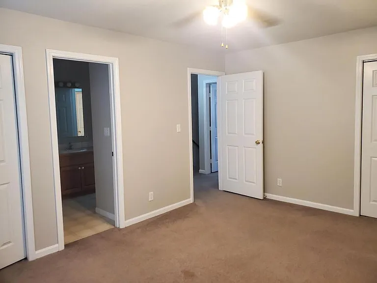 233 Elm St — Photo 10