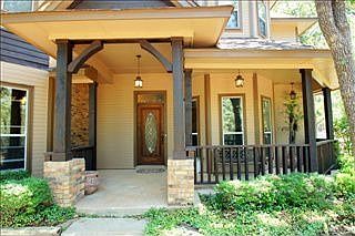 4th image of 402 Whispering Trails St