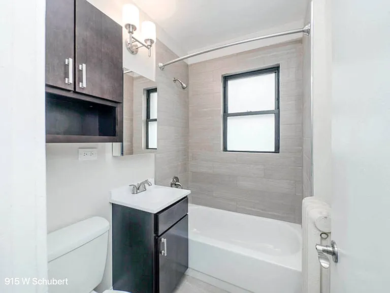 915 W Schubert Ave — Photo 7