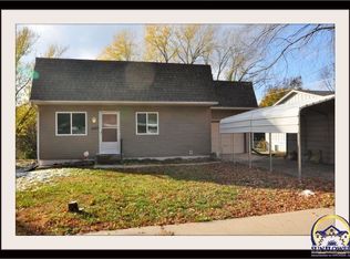 3843 SW Cambridge Ter, Topeka, KS 66610