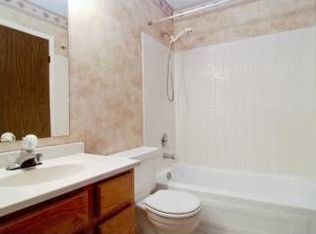 265 E Alpine Dr, Glendale Heights, IL